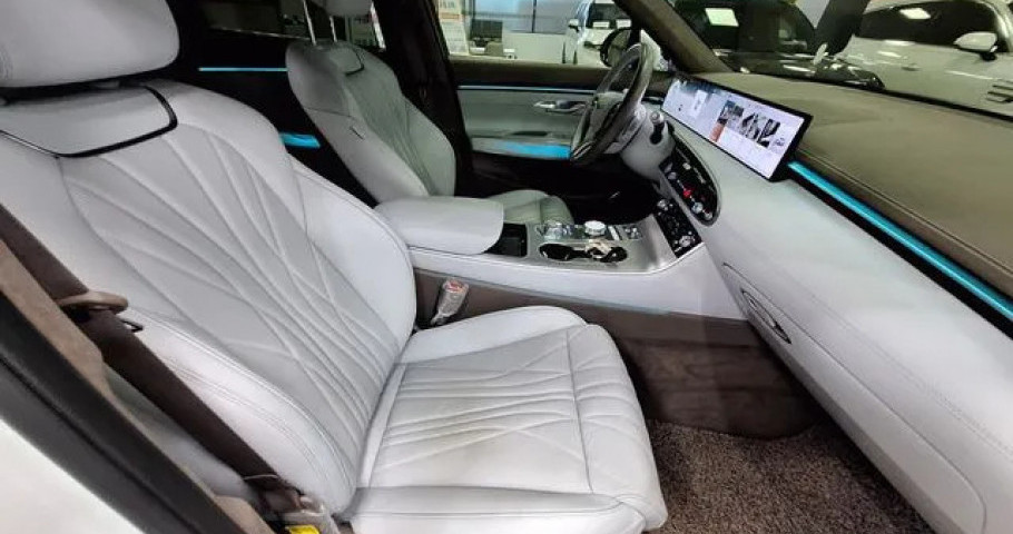 Genesis Gv70 