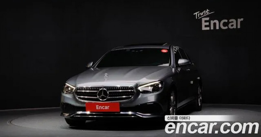 Mercedes-Benz E-Class 