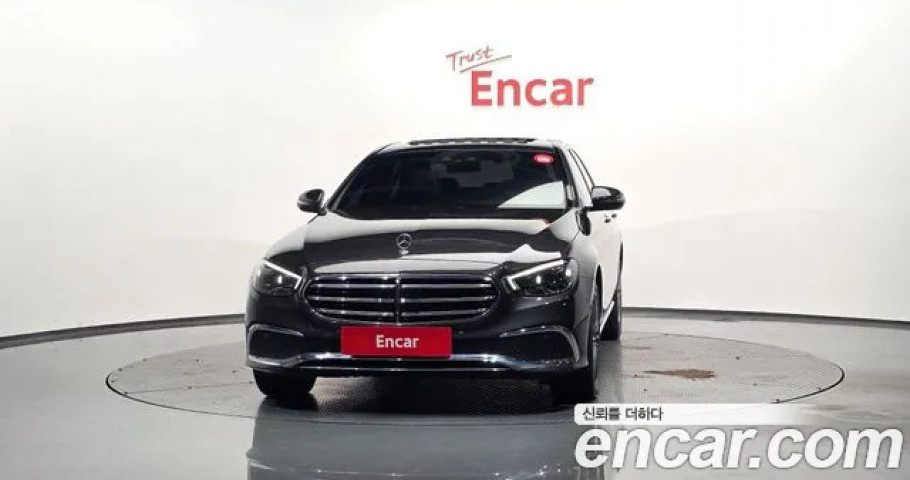 Mercedes-Benz E-Class 