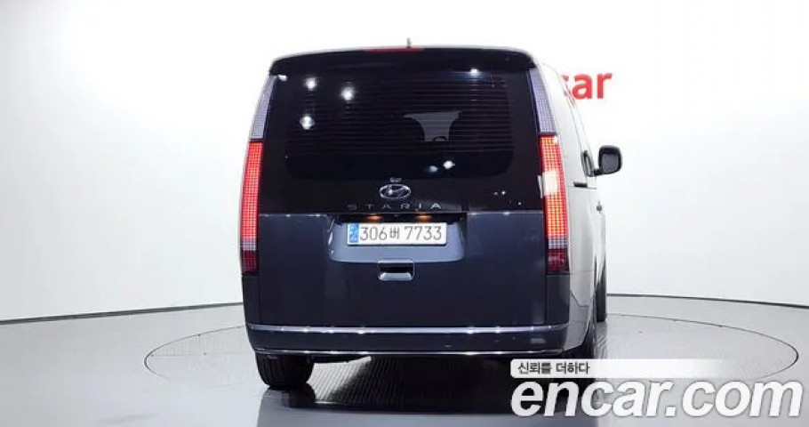 Hyundai Staria 