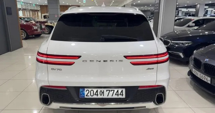 Genesis Gv70 