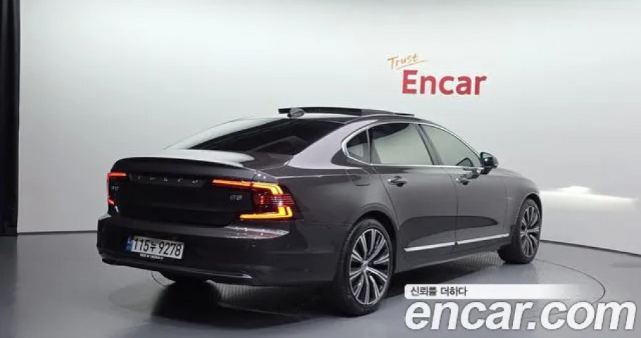 Volvo S90 