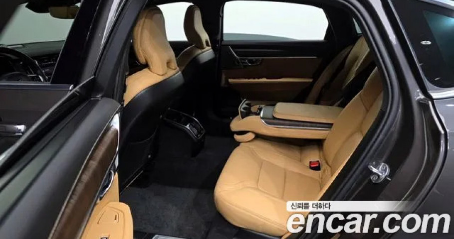 Volvo S90 