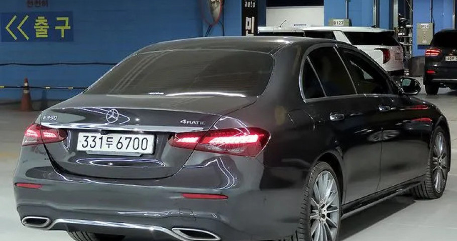 Mercedes-Benz E-Class 