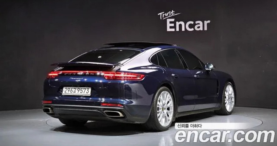 Porsche Panamera 