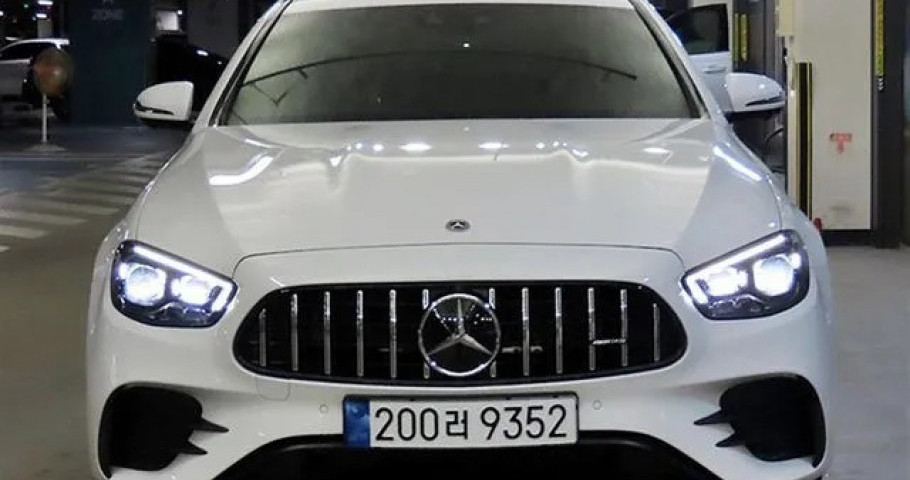 Mercedes-Benz E-Class 