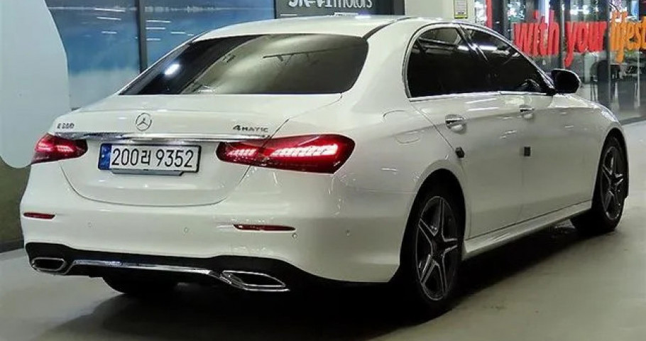 Mercedes-Benz E-Class 