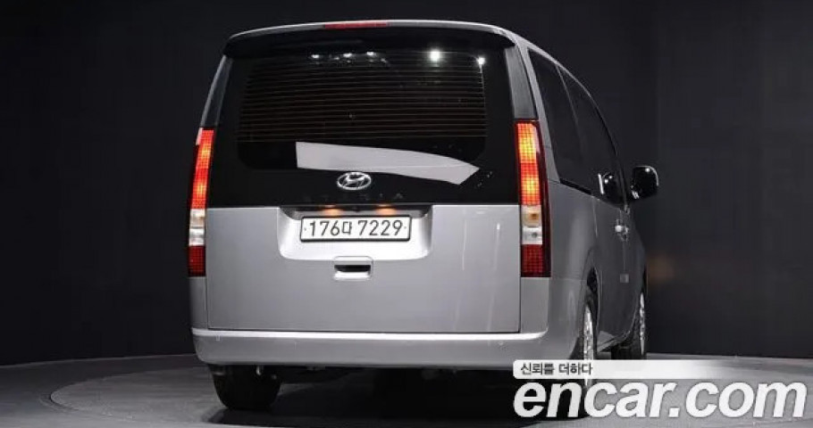 Hyundai Staria 