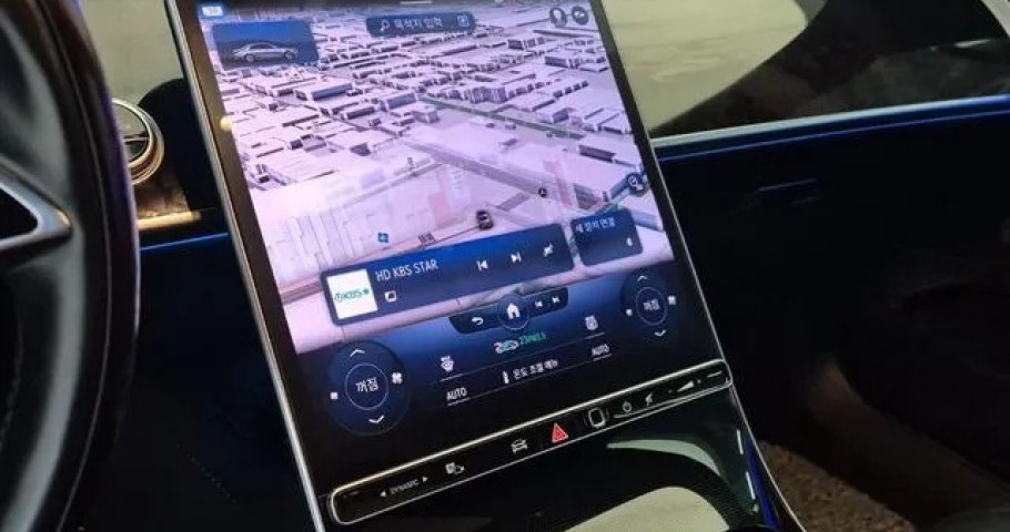 Mercedes-Benz S-Class 