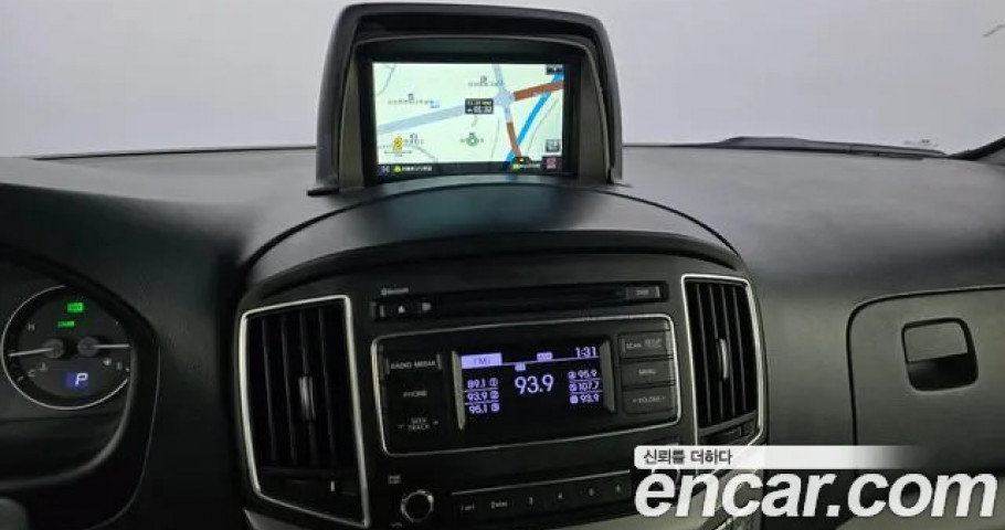 Hyundai Starex 