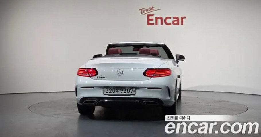 Mercedes-Benz C-Class 