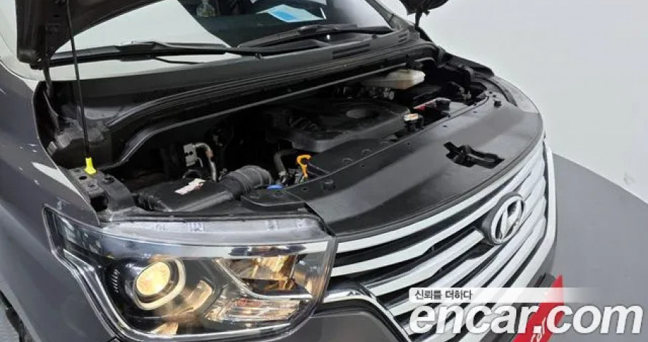Hyundai Starex 