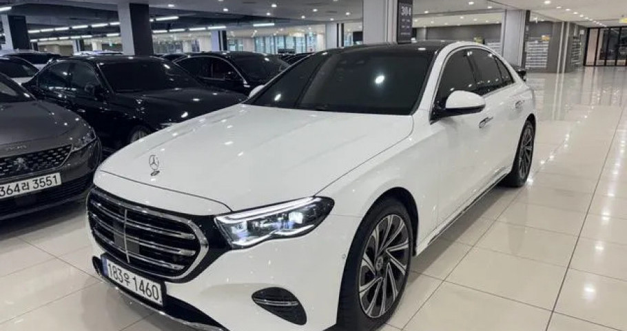Mercedes-Benz E-Class 