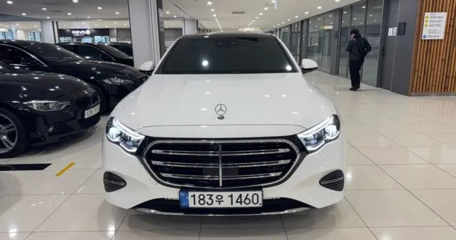 Mercedes-Benz E-Class 