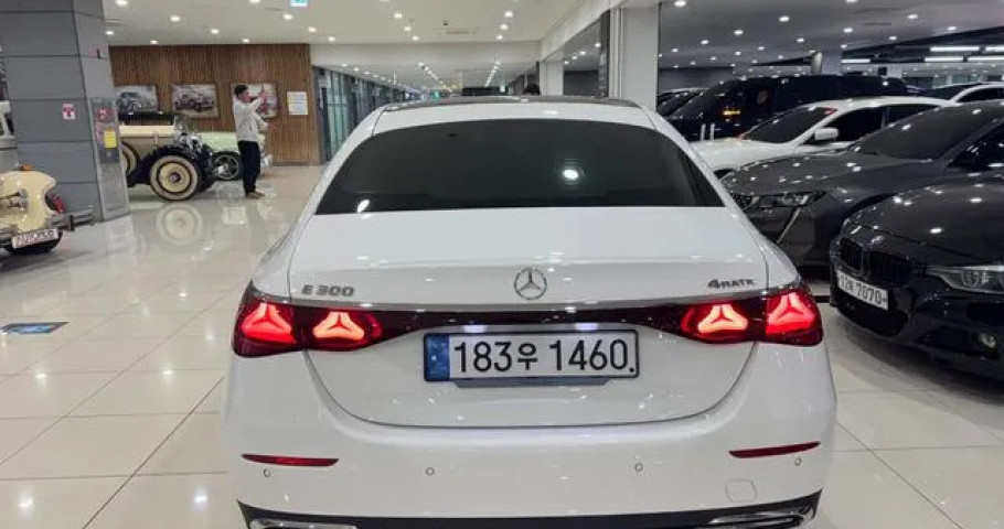 Mercedes-Benz E-Class 