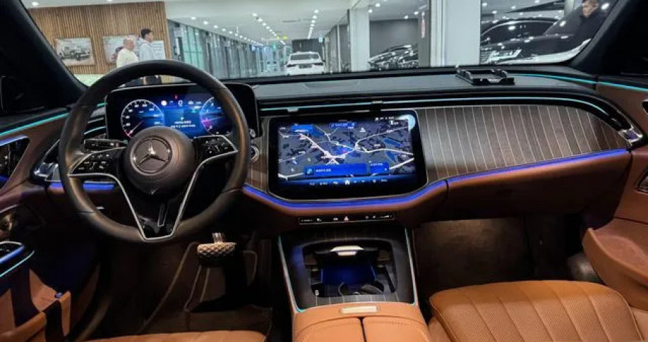 Mercedes-Benz E-Class 