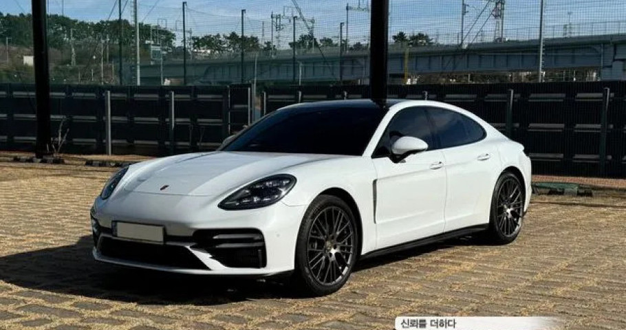 Porsche Panamera 