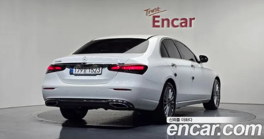 Mercedes-Benz E-Class 