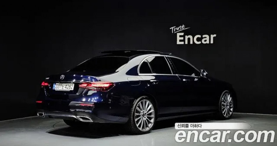 Mercedes-Benz E-Class 
