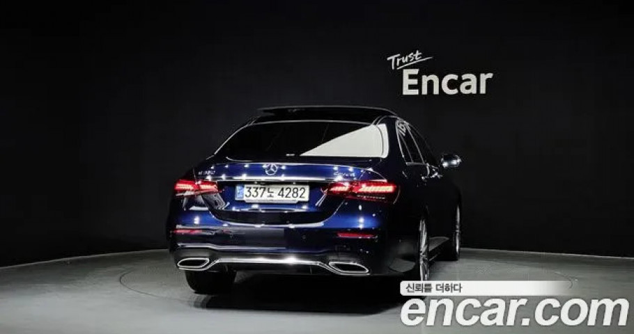 Mercedes-Benz E-Class 