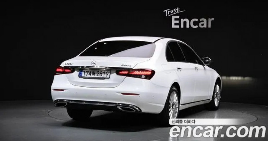 Mercedes-Benz E-Class 