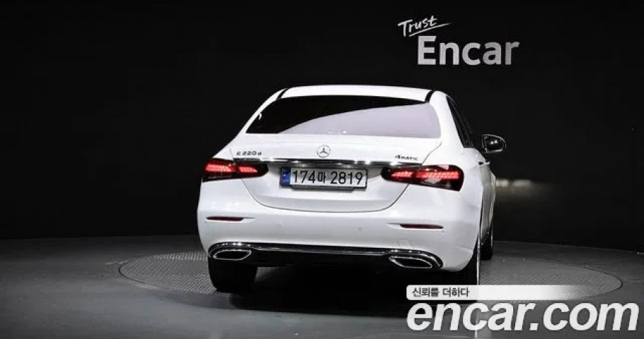 Mercedes-Benz E-Class 
