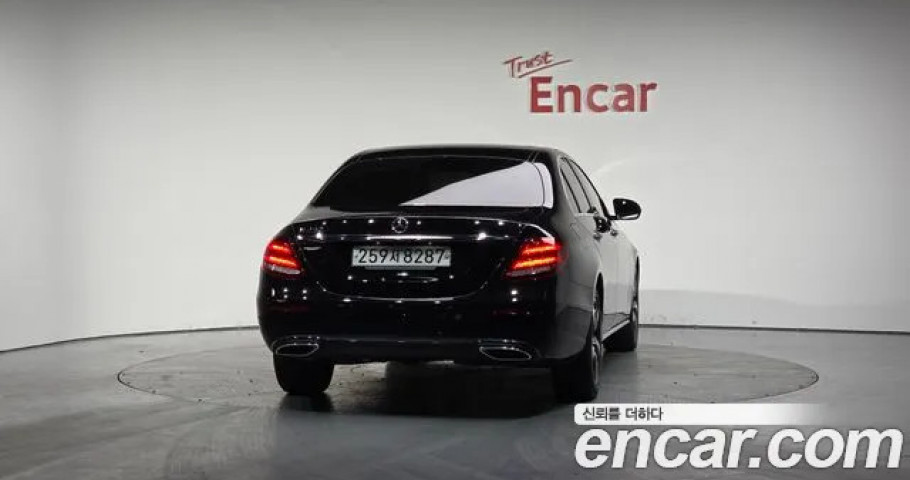 Mercedes-Benz E-Class 