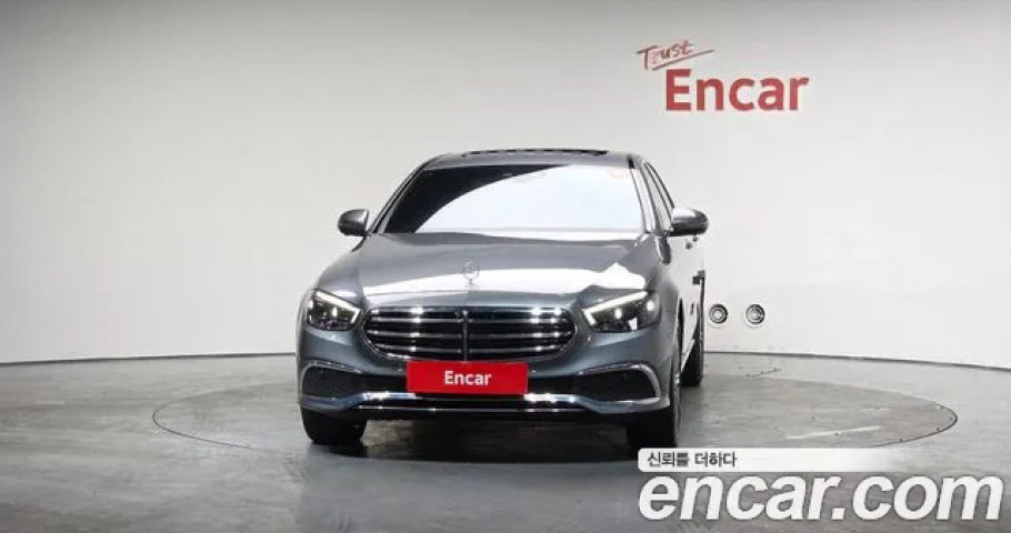 Mercedes-Benz E-Class 