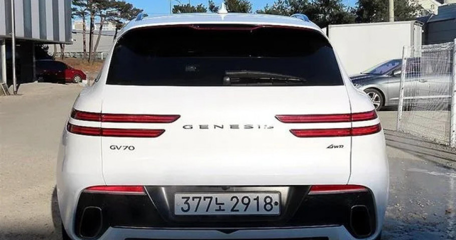 Genesis Gv70 