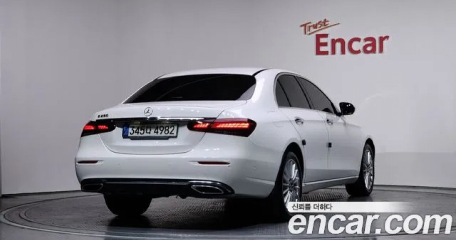 Mercedes-Benz E-Class 