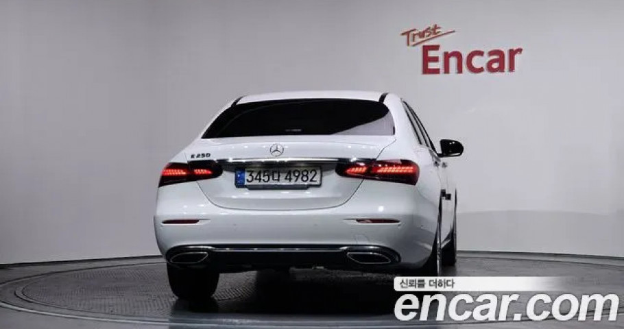 Mercedes-Benz E-Class 