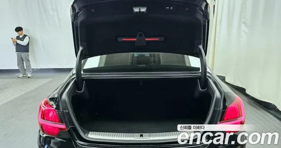 Kia K9 