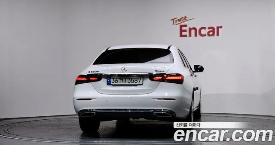 Mercedes-Benz E-Class 