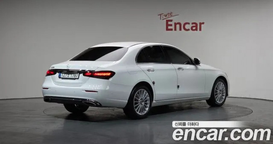Mercedes-Benz E-Class 