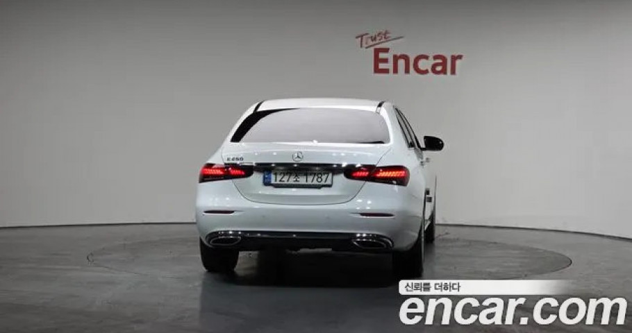 Mercedes-Benz E-Class 