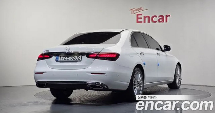 Mercedes-Benz E-Class 