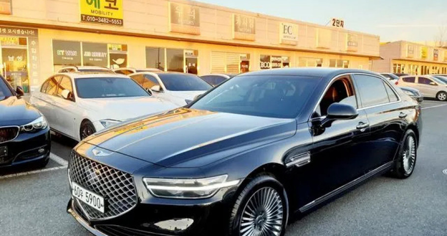 Genesis G90 