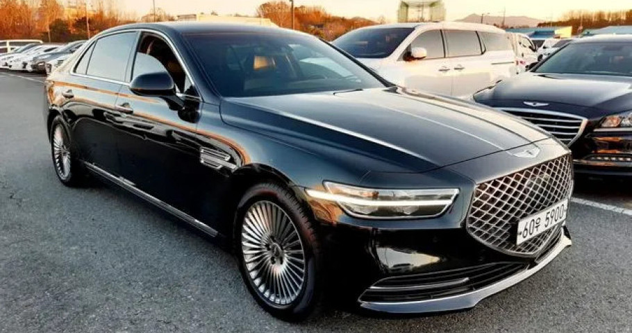 Genesis G90 