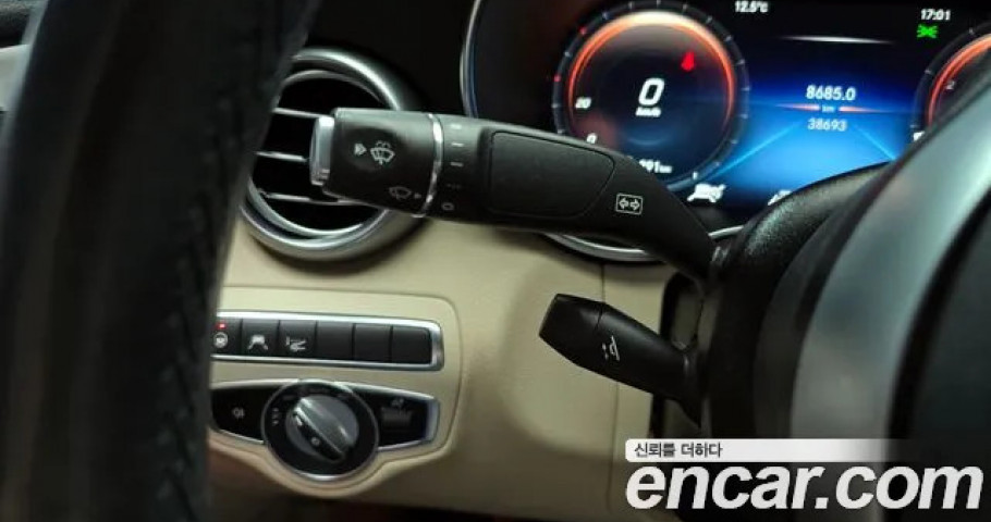 Mercedes-Benz C-Class 