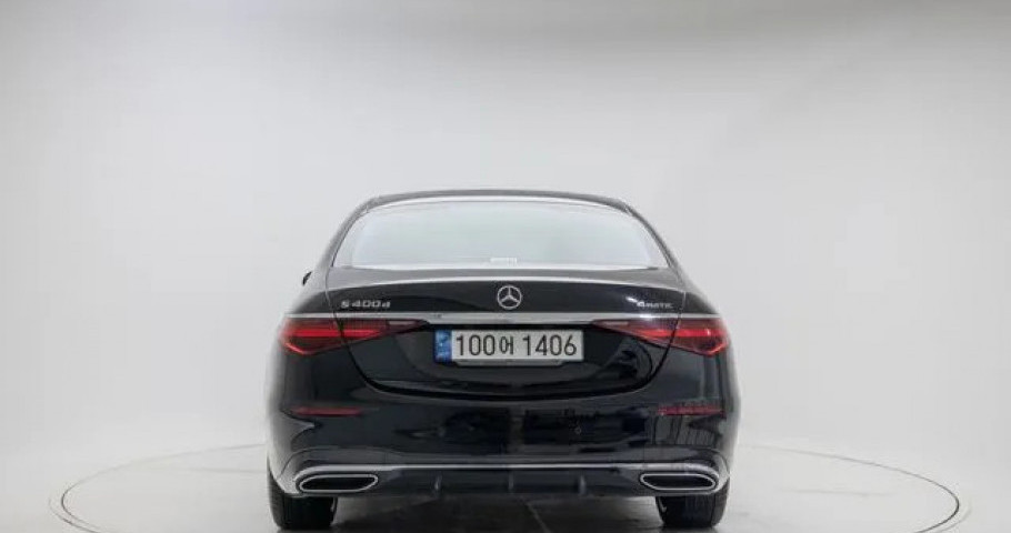 Mercedes-Benz S-Class 