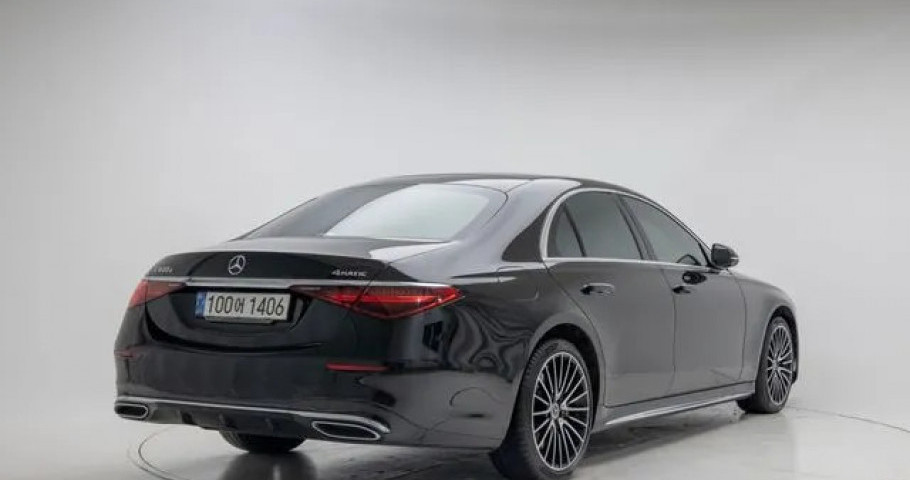 Mercedes-Benz S-Class 