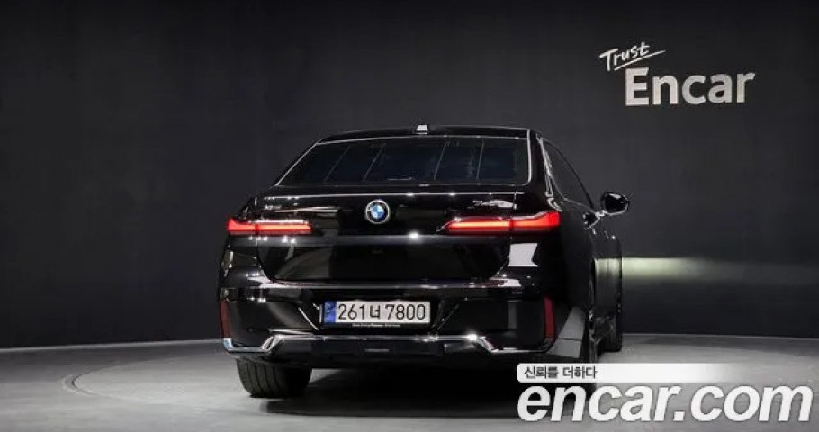 BMW 7-Series 