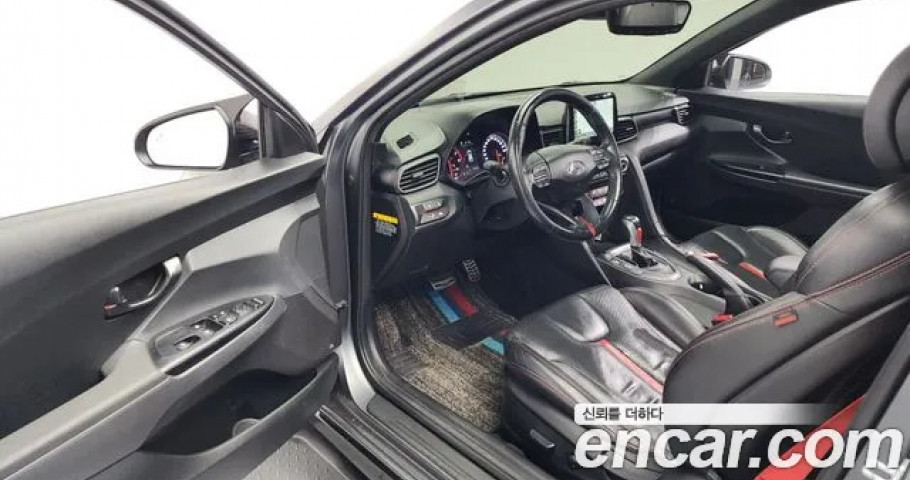 Hyundai Veloster 