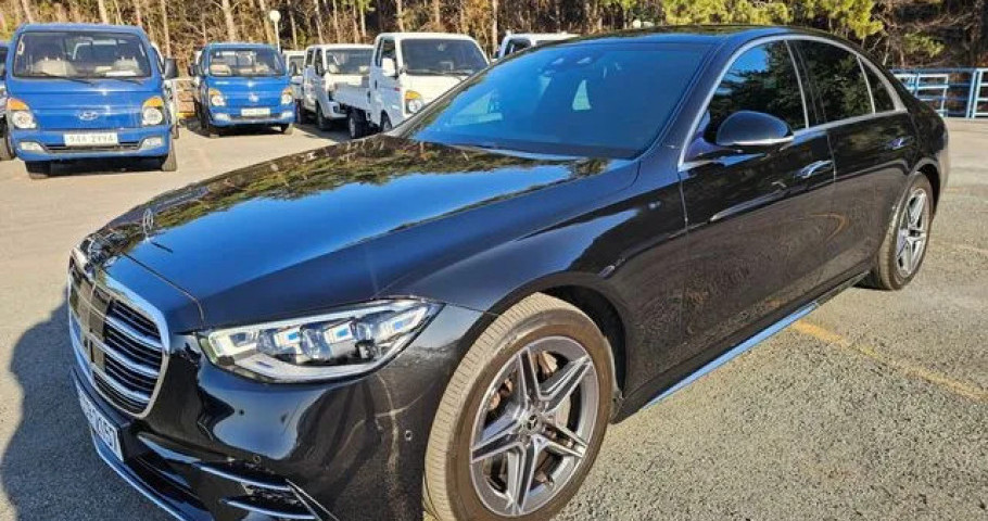 Mercedes-Benz S-Class 
