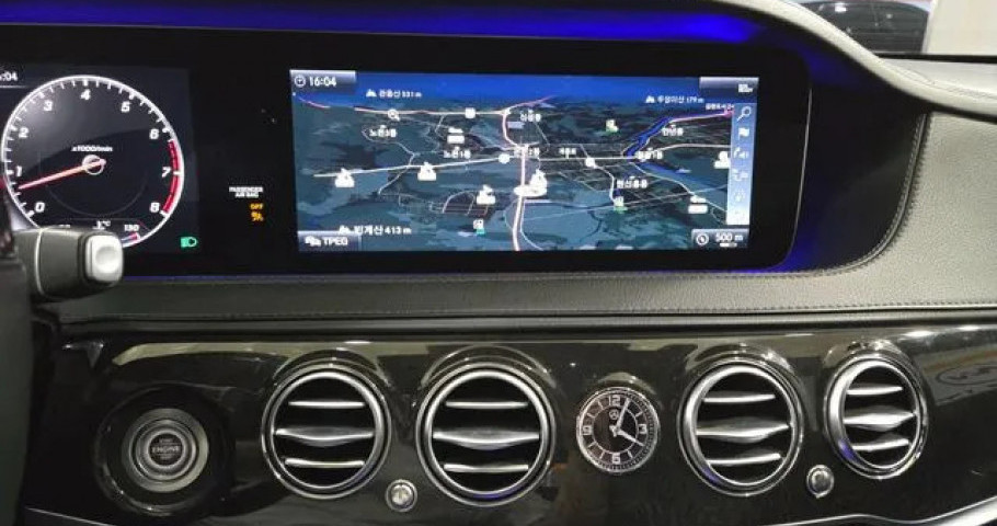 Mercedes-Benz S-Class 