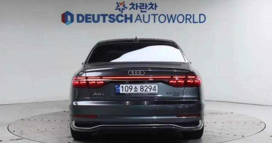 Audi A8 