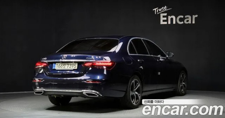Mercedes-Benz E-Class 