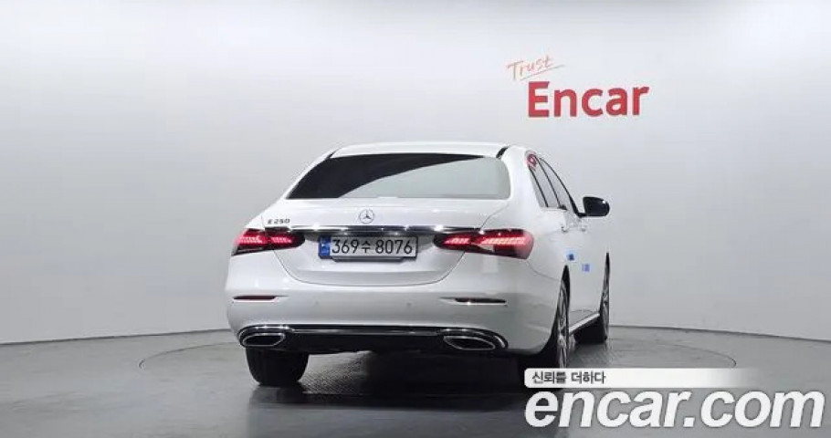 Mercedes-Benz E-Class 