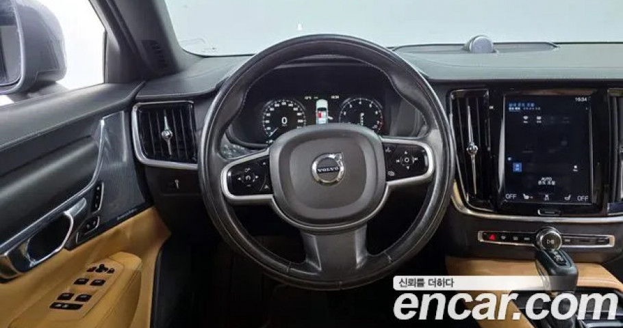 Volvo V90 