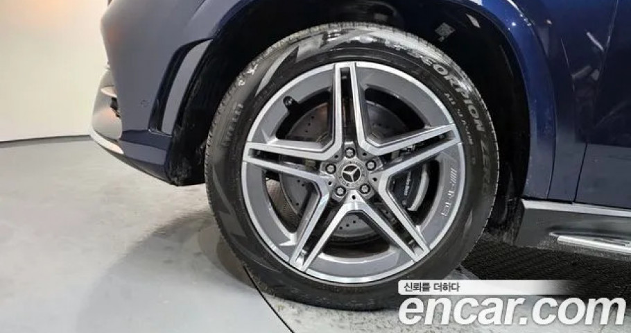 Mercedes-Benz Gls-Class 